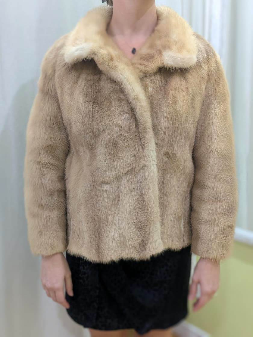 Transformation d’un vieux manteau de fourrure à Laval